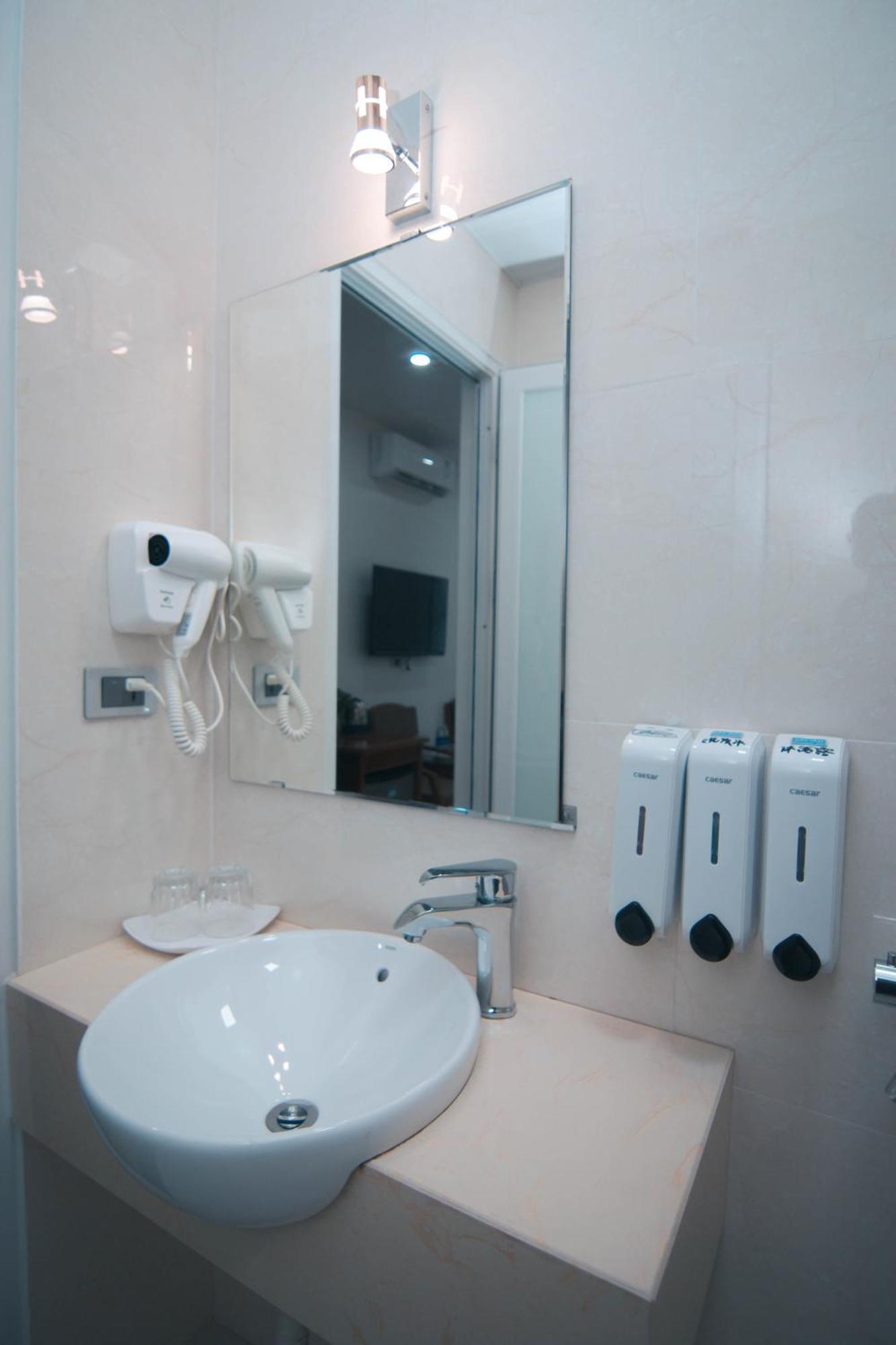 Hoang Long Hotel ハロン エクステリア 写真